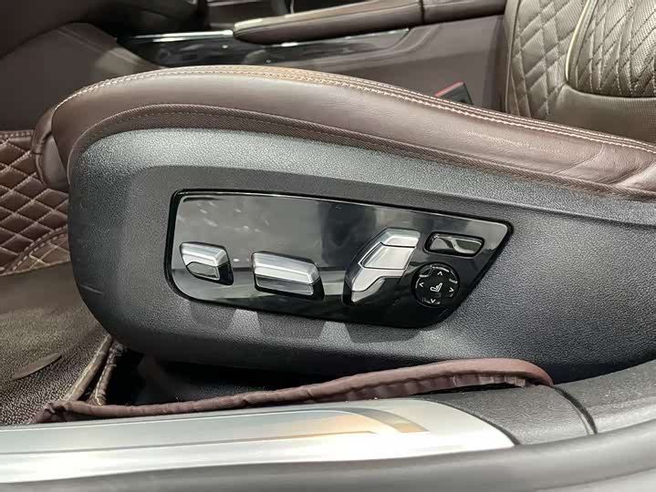 BMW 7-Series 2019 740 Li Leading M — фото 8