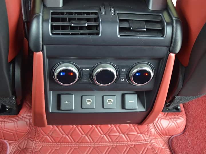 Land Rover Defender — фото 10