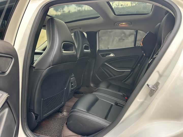 Mercedes-Benz GLA 2019 GLA 200 — фото 5