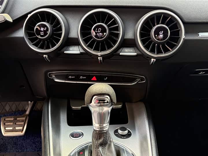 Audi TT 2017 TT Coupe 45 TFSI — фото 19