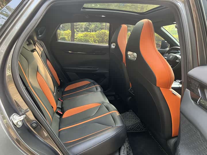 Changan UNI-V 2024 1.5 T Sport — фото 15