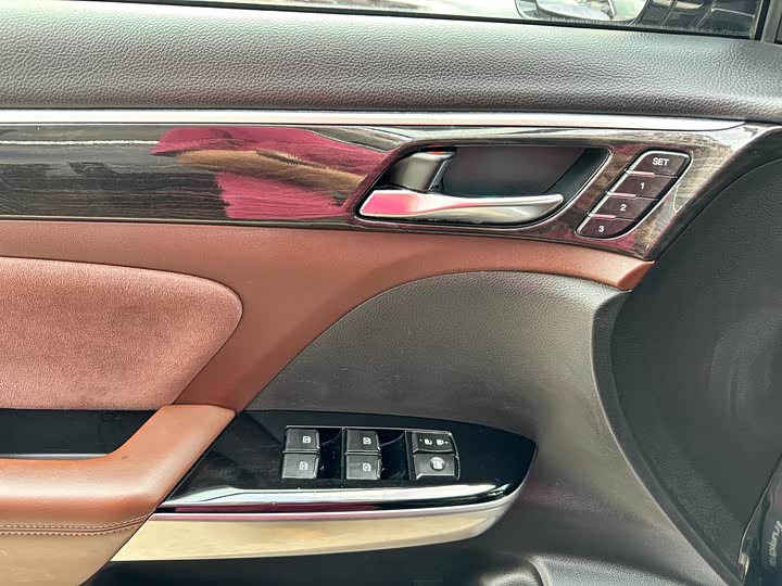 Trumpchi GS8 2017 320 T 2 WD ( ) — фото 16