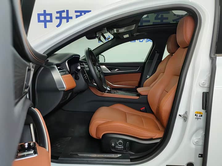 Jaguar XFL 2024 2.0 T P 300 4 WD — фото 9