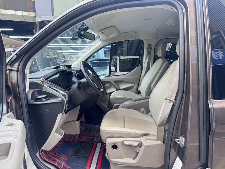 Ford Tourneo — фото 8