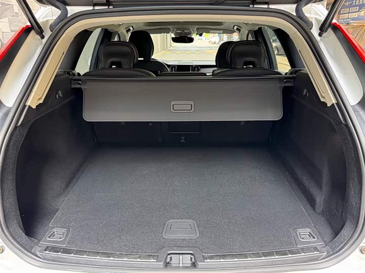Volvo XC60 2022 B 5 4 WD — фото 8