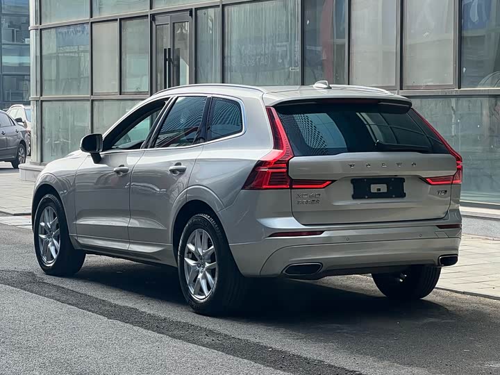 Volvo XC60 2019 T 5 4 WD VI — фото 4