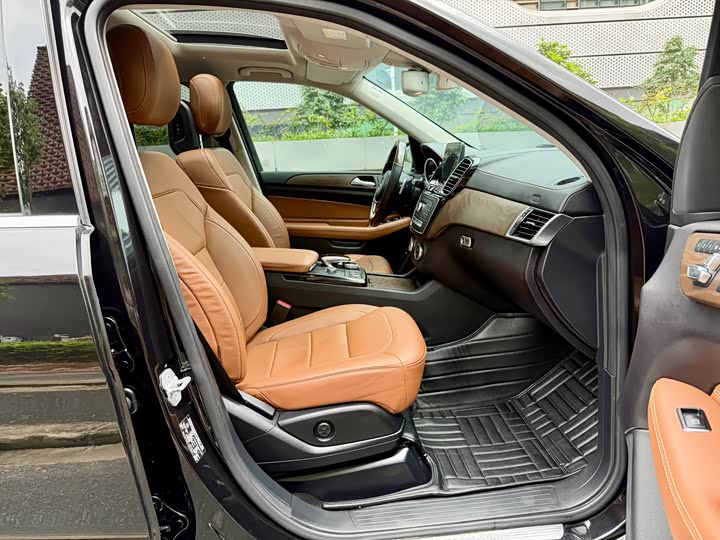Mercedes-Benz GLS 2016 GLS 400 4 MATICLuxury — фото 19