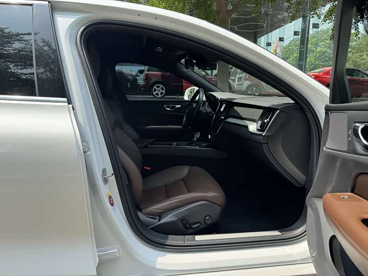 Volvo S60 2020 T 4 — фото 10