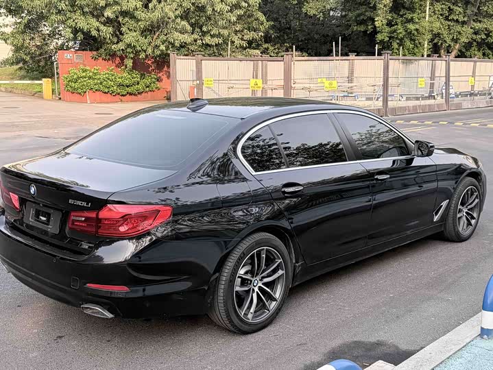 BMW 5-Series 2017 528 Li Leading — фото 7