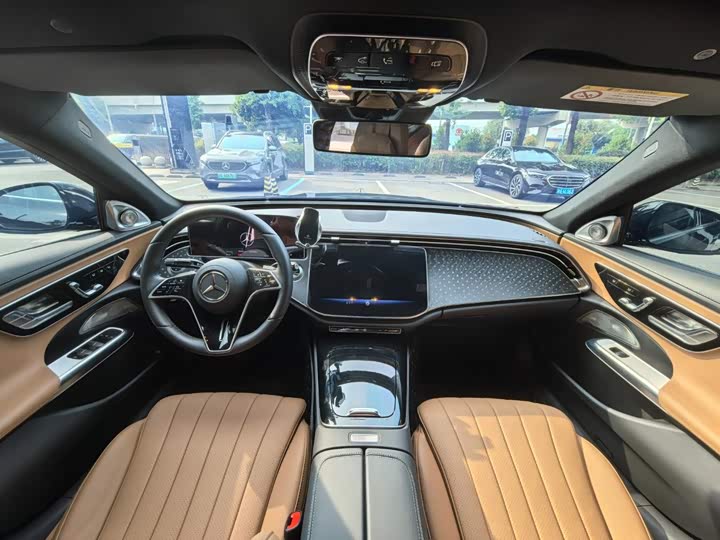 Mercedes-Benz E-Class рестайлинг E 260 L — фото 12