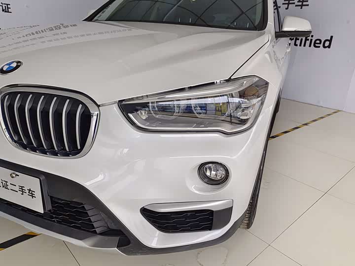 BMW X1 2018 s Drive 18 Li — фото 19