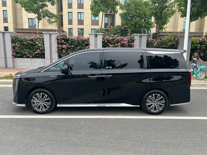Trumpchi M8 2024 Hybrid — фото 12
