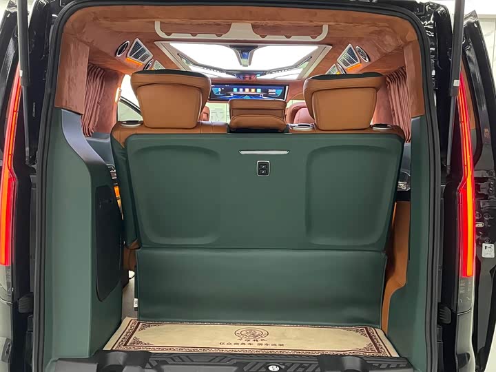 Ford Tourneo — фото 16