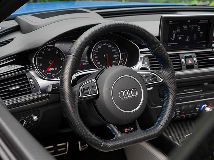 Audi RS6 2018 RS 6 4.0 T Avant — фото 28