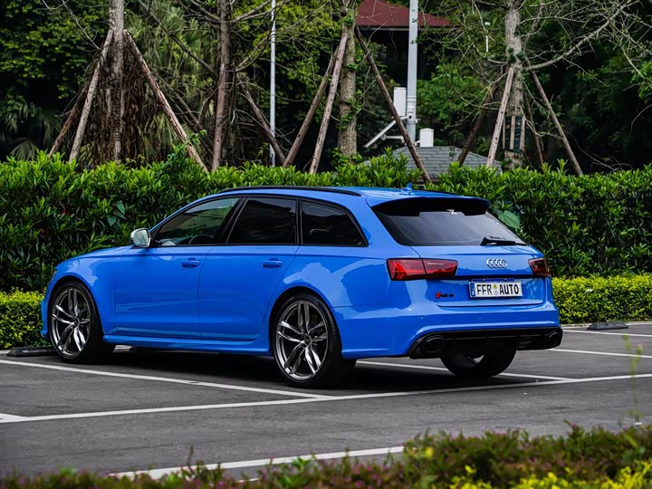 Audi RS6 2018 RS 6 4.0 T Avant — фото 46