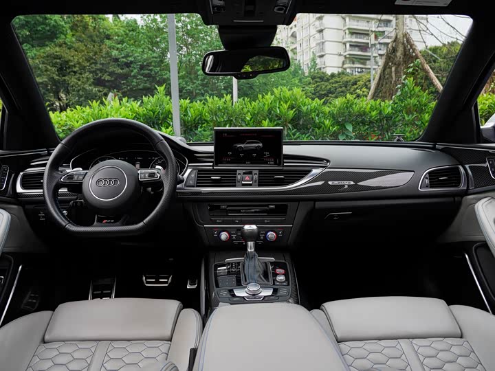 Audi RS6 2018 RS 6 4.0 T Avant — фото 9
