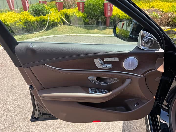 Mercedes-Benz E-Class 2020 E 300 L — фото 17