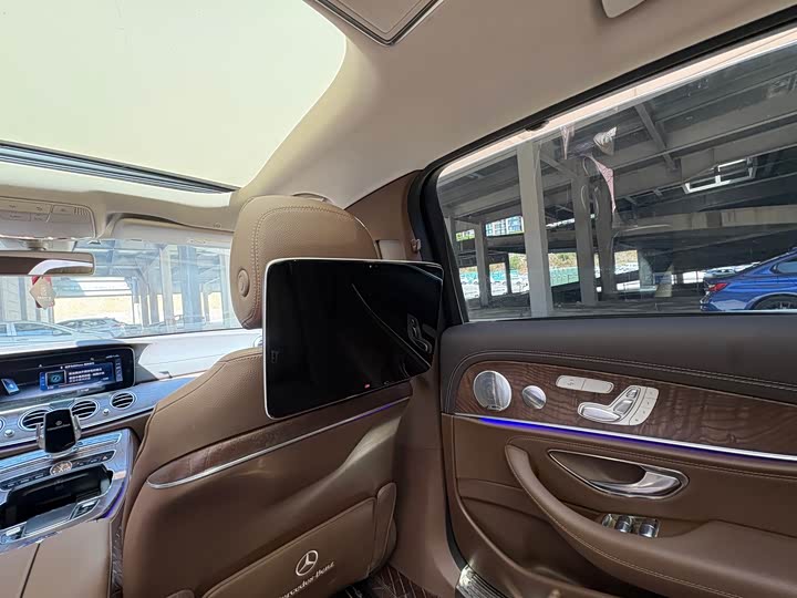 Mercedes-Benz E-Class 2019 E 300 L — фото 11