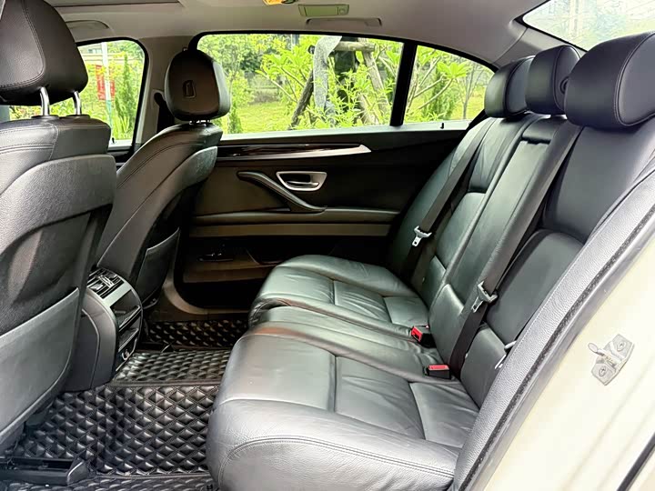 BMW 5 Series 525Li продвинутая — фото 9