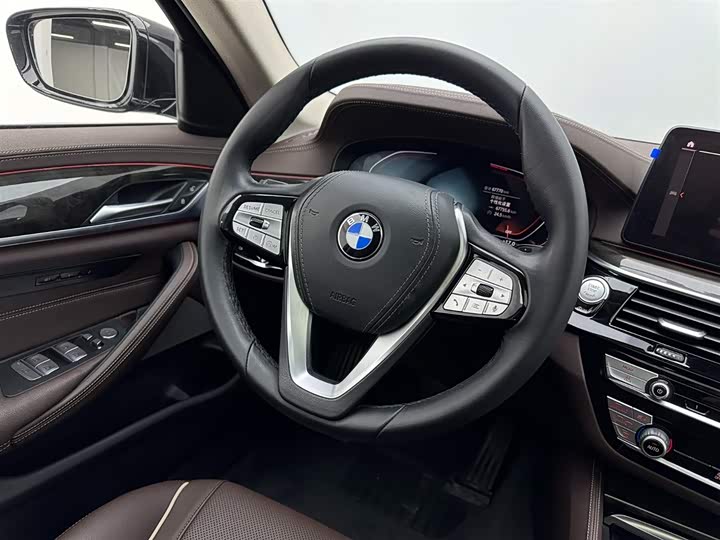BMW 5-Series 2022 525 Li — фото 9