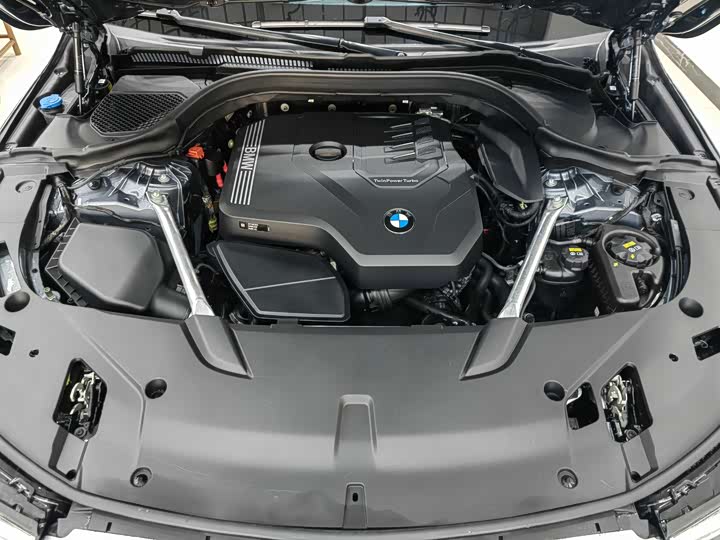 BMW 6-Series 2021 630i — фото 25