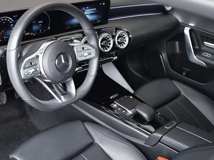 Mercedes-Benz A-Class 2022 A 200 L — фото 6