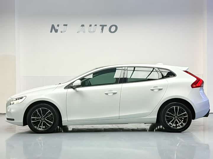 Volvo V40 2017 T 3 — фото 3