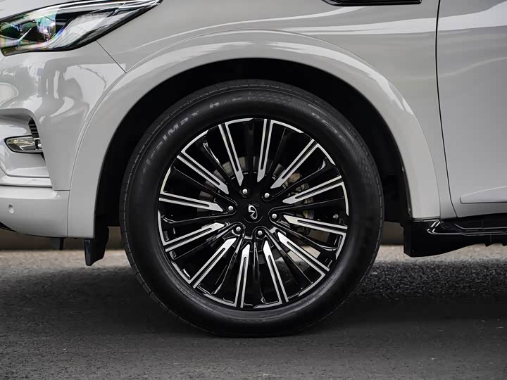 Infiniti QX 80 2016 5.6 L 4 WD — фото 4
