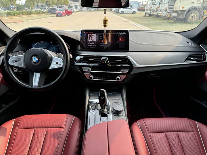 BMW 5-Series 2023 530 Li Leading M — фото 6