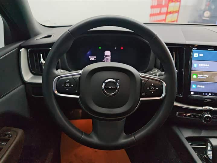 Volvo XC60 2023 B 5 4 WD — фото 15