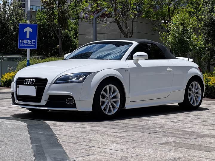 Audi TT 2013 TT Roadster 45 TFSI — фото 1