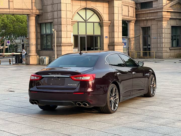 Maserati Quattroporte — фото 9
