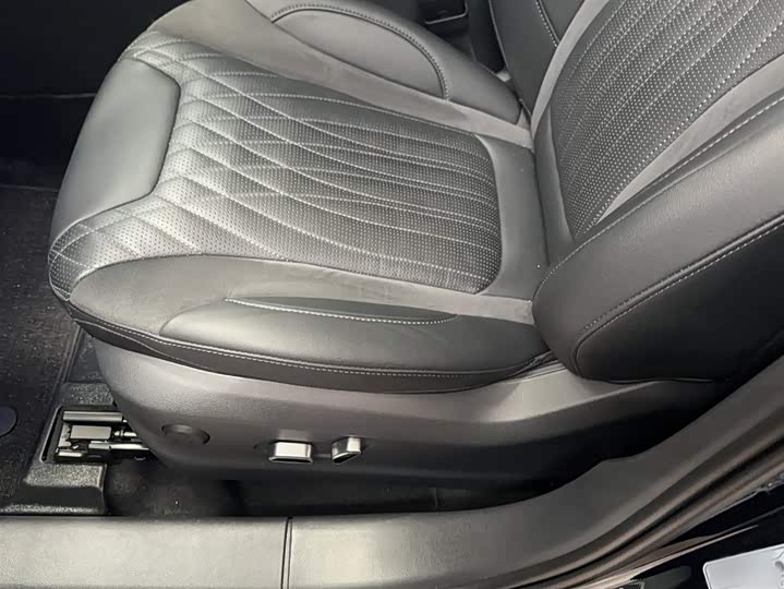 Hongqi HS5 2023 2.0 T Pro — фото 19