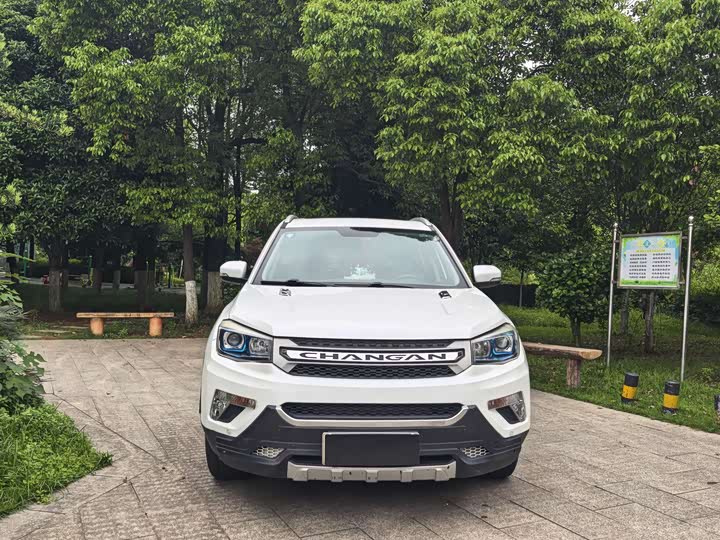 Changan CS75 2016 2.0 L MTLuxury V — фото 2