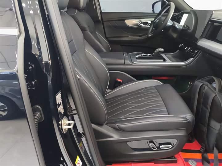 Trumpchi GS8 2025 2.0 TGDI 2 WD 5 — фото 25