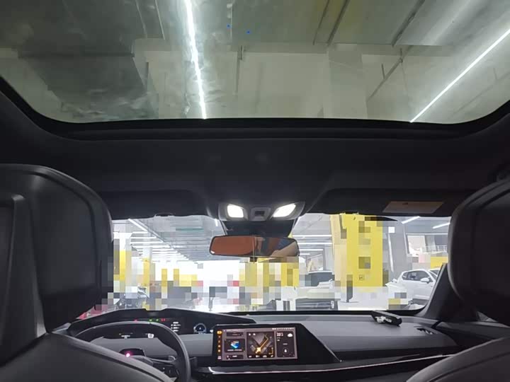 Changan UNI-V 2022 1.5 T Premium — фото 18