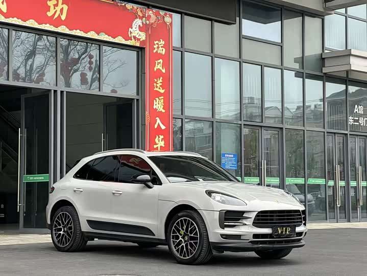 Porsche Macan 2018 Macan 2.0 T — фото 3