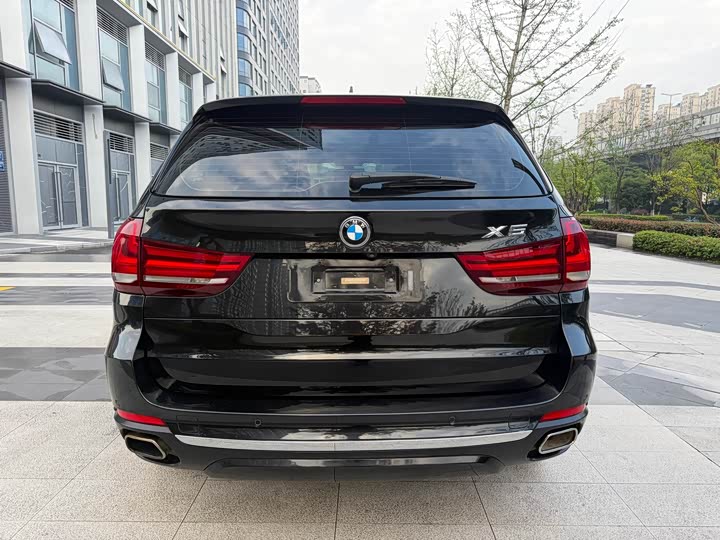 BMW X5 2017 x Drive 28i — фото 3