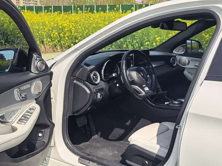 Mercedes-Benz C-Class 2015 C 300 — фото 7