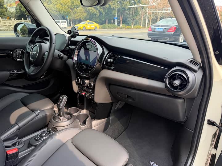 MINI Hatch — фото 14