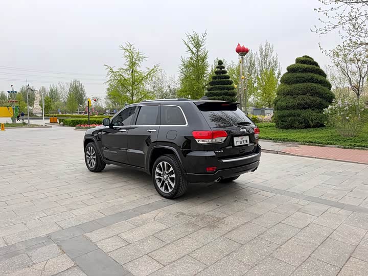 Jeep Grand Cherokee — фото 5