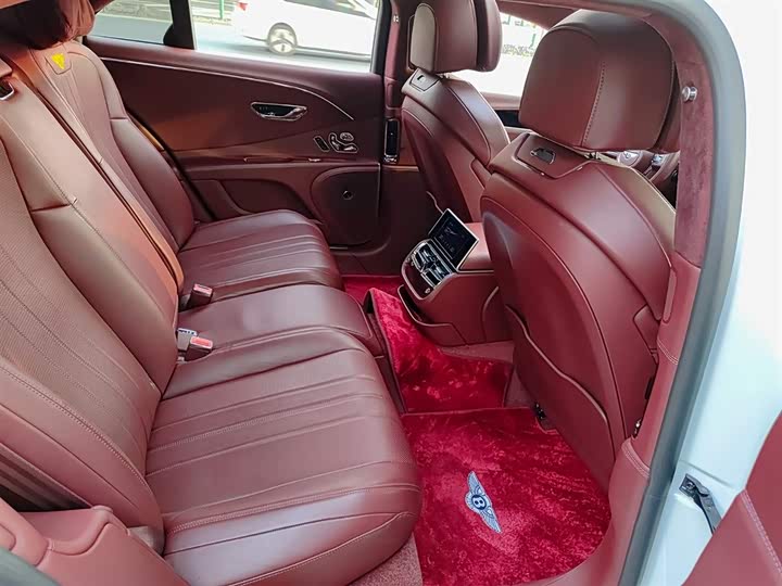 Bentley Flying Spur — фото 11