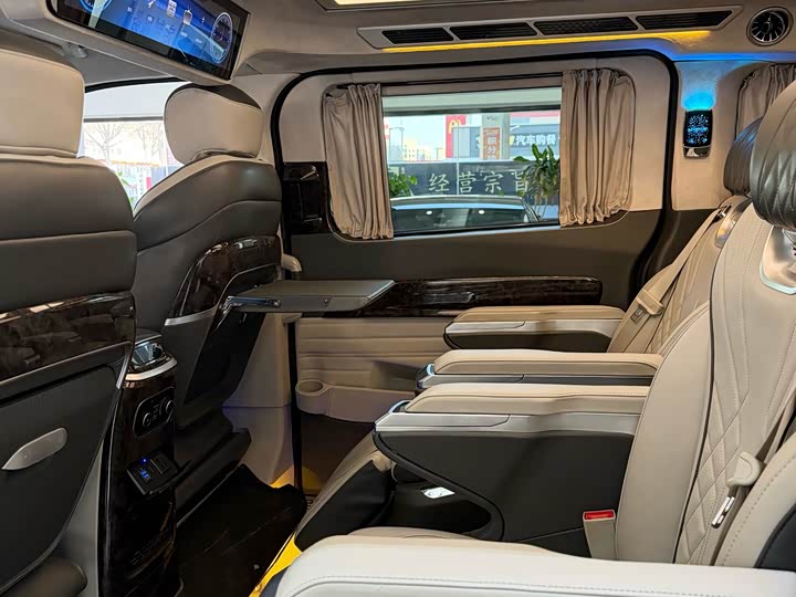 Ford Tourneo — фото 10