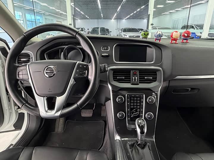 Volvo V40 2017 T 3 — фото 13