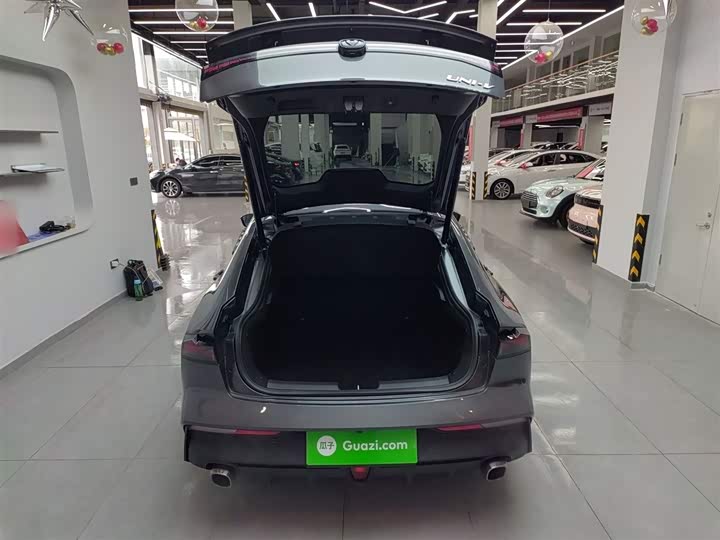 Changan UNI-V 2022 1.5 T Premium — фото 15