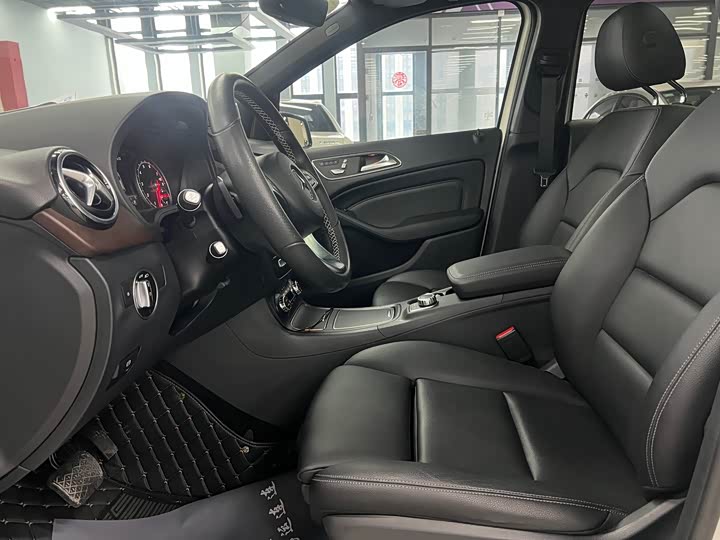 Mercedes-Benz B-Class 2017 B 200 Luxury — фото 10