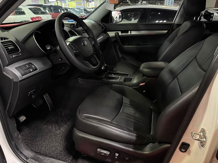Kia Sorento — фото 3