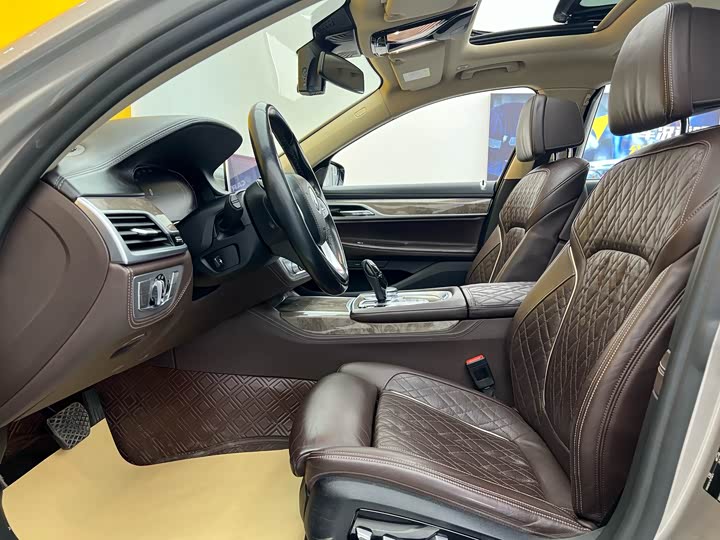 BMW 7-Series 2019 740 Li Leading — фото 8