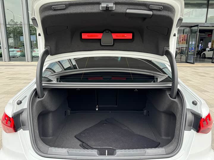Audi A3 2024 A 3 L Limousine 35 TFSI Sport — фото 30