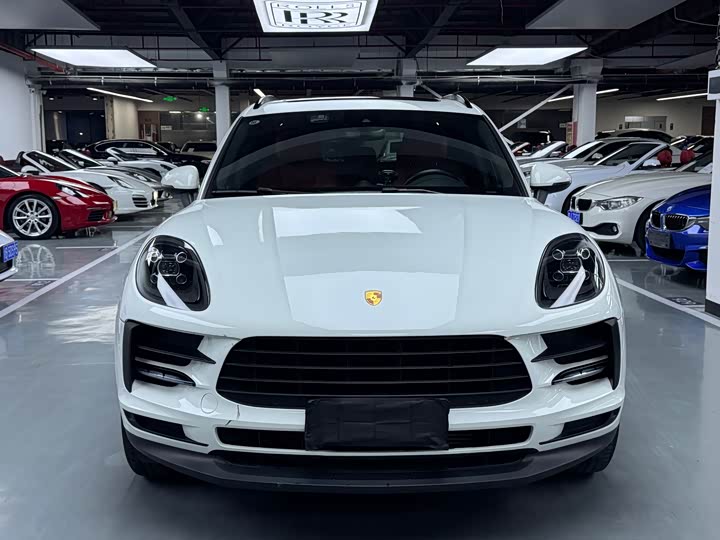 Porsche Macan 2018 Macan 2.0 T — фото 2